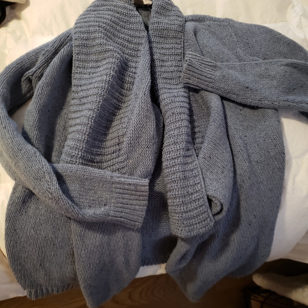 Cardigan - Picture 3 of 6